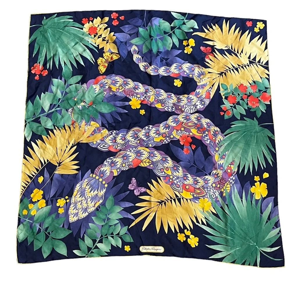 SALVATORE FERRAGAMO beautiful Print Silk Large Scarf